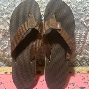 RAINBOW Brown Flip Flops size 8 Women’s or Big Boy 6